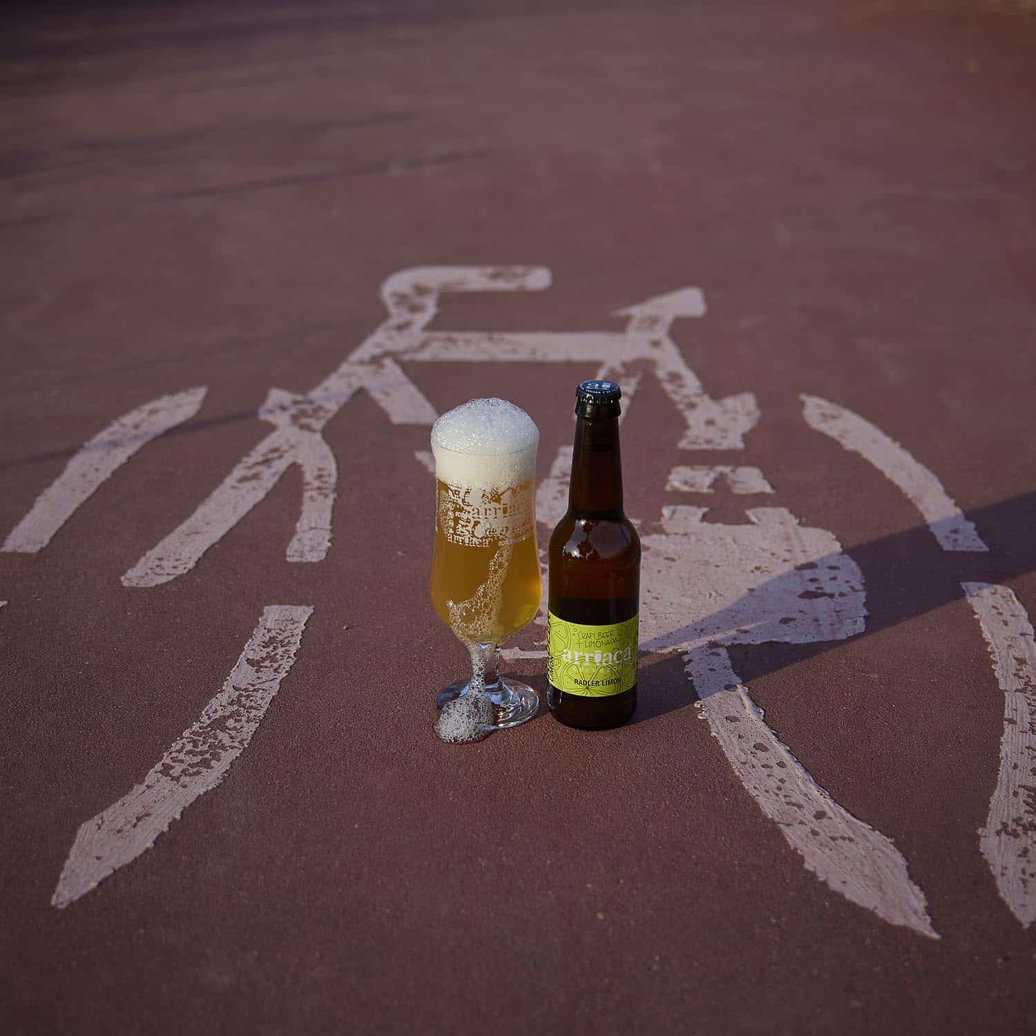 cerveza radler arriaca bicicleta
